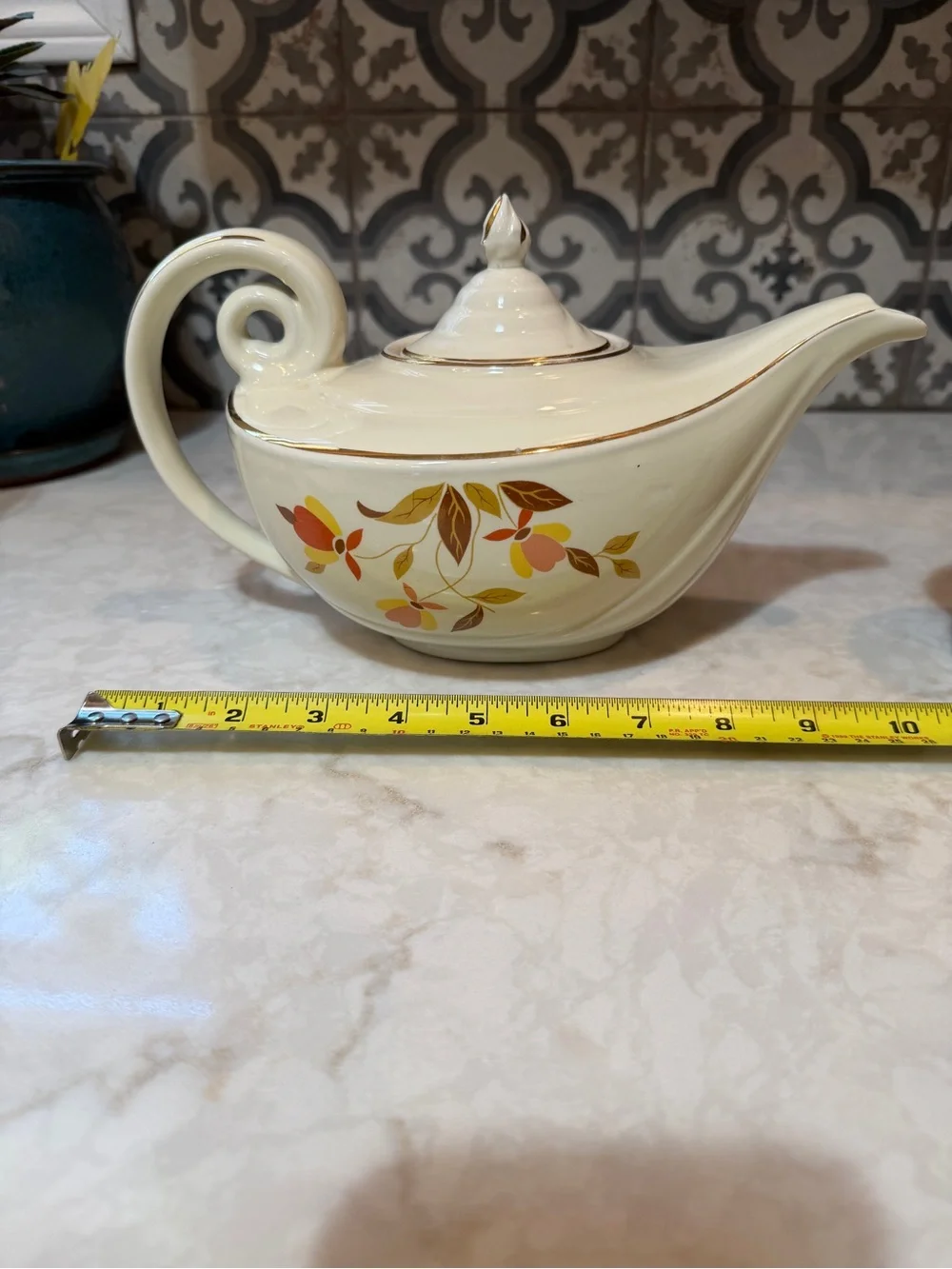 RARE VINTAGE HALL CHINA “ALADDIN TEAPOT- “AUTUMN LEAF PATTERN- EUC